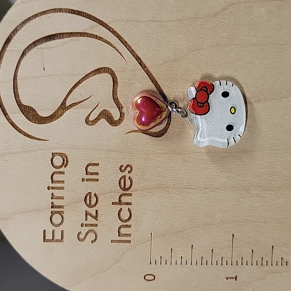 Hello Kitty Drop Earrings - Picture 3 of 5
